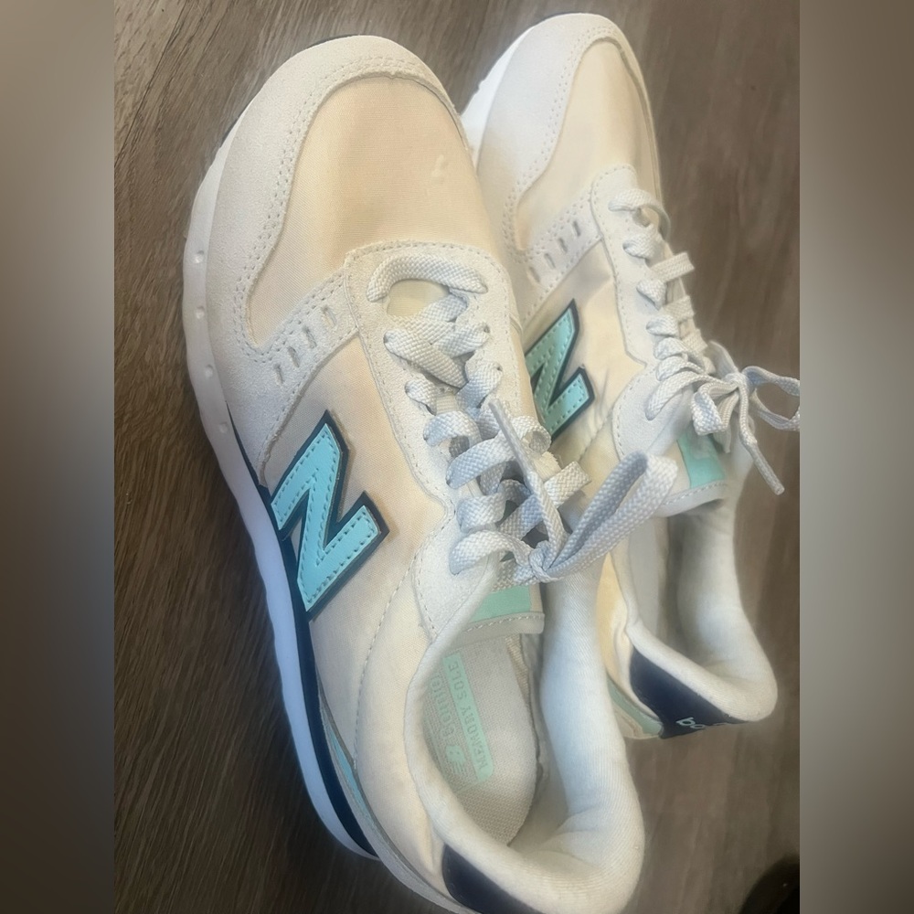 New balance - Picture 2 of 9